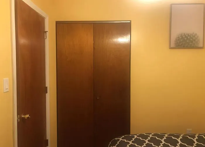 Apartment Ethan Golden Llc *